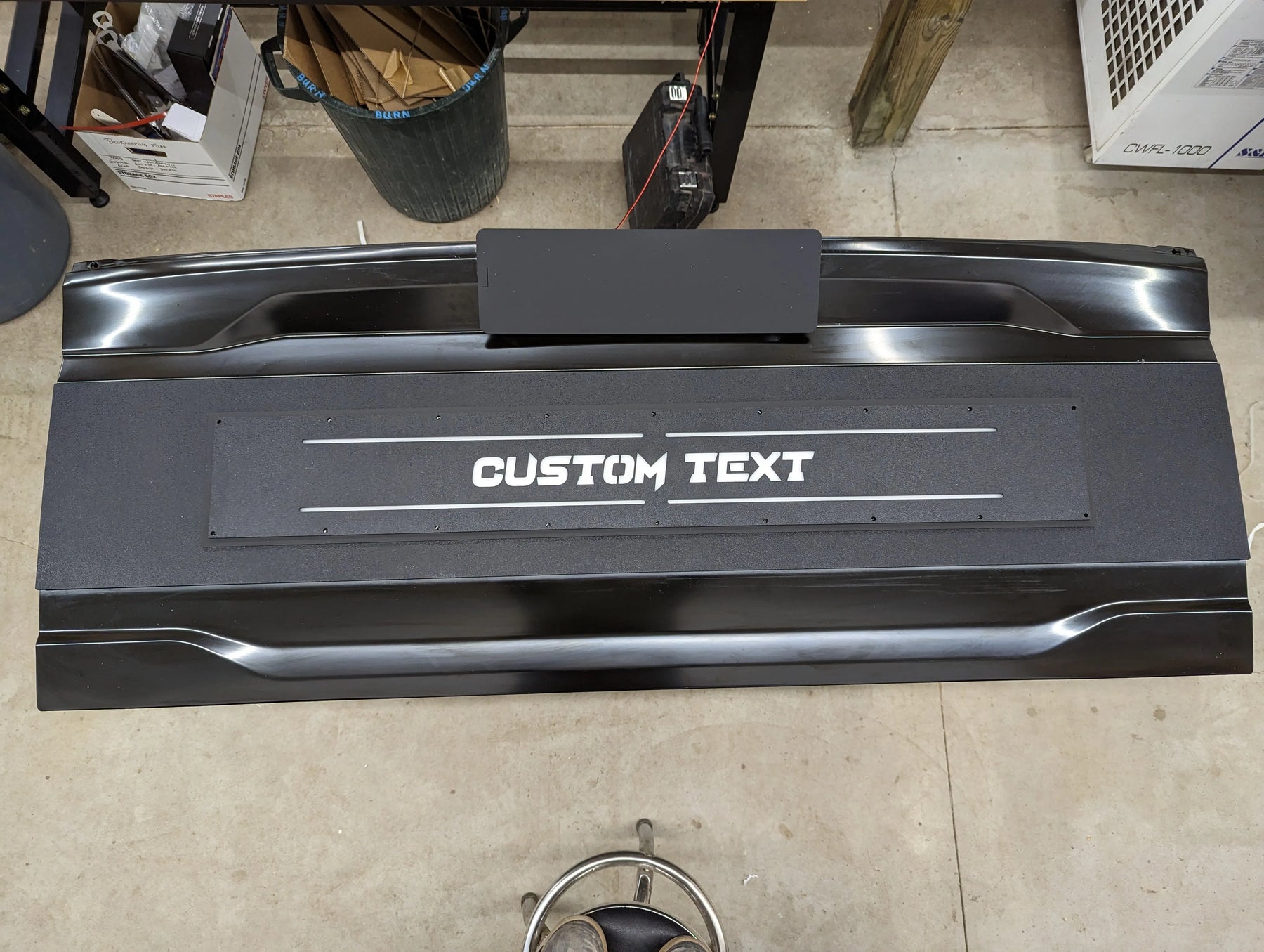 Aplique LED con texto personalizado para portón trasero: compatible con modelos F150® 2021-2023