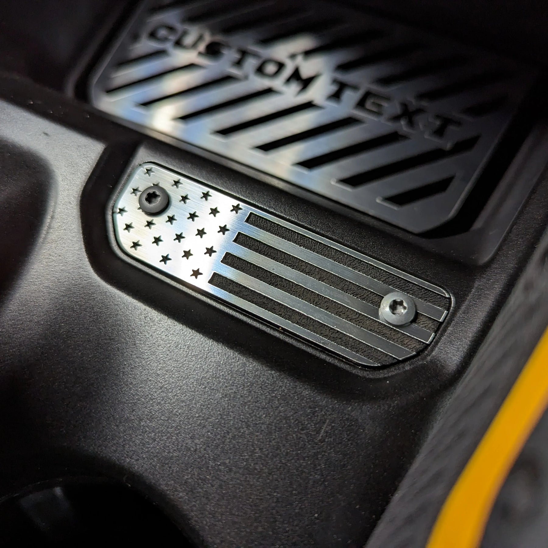 Insignia de consola con bandera estadounidense: compatible con Bronco® 2021+