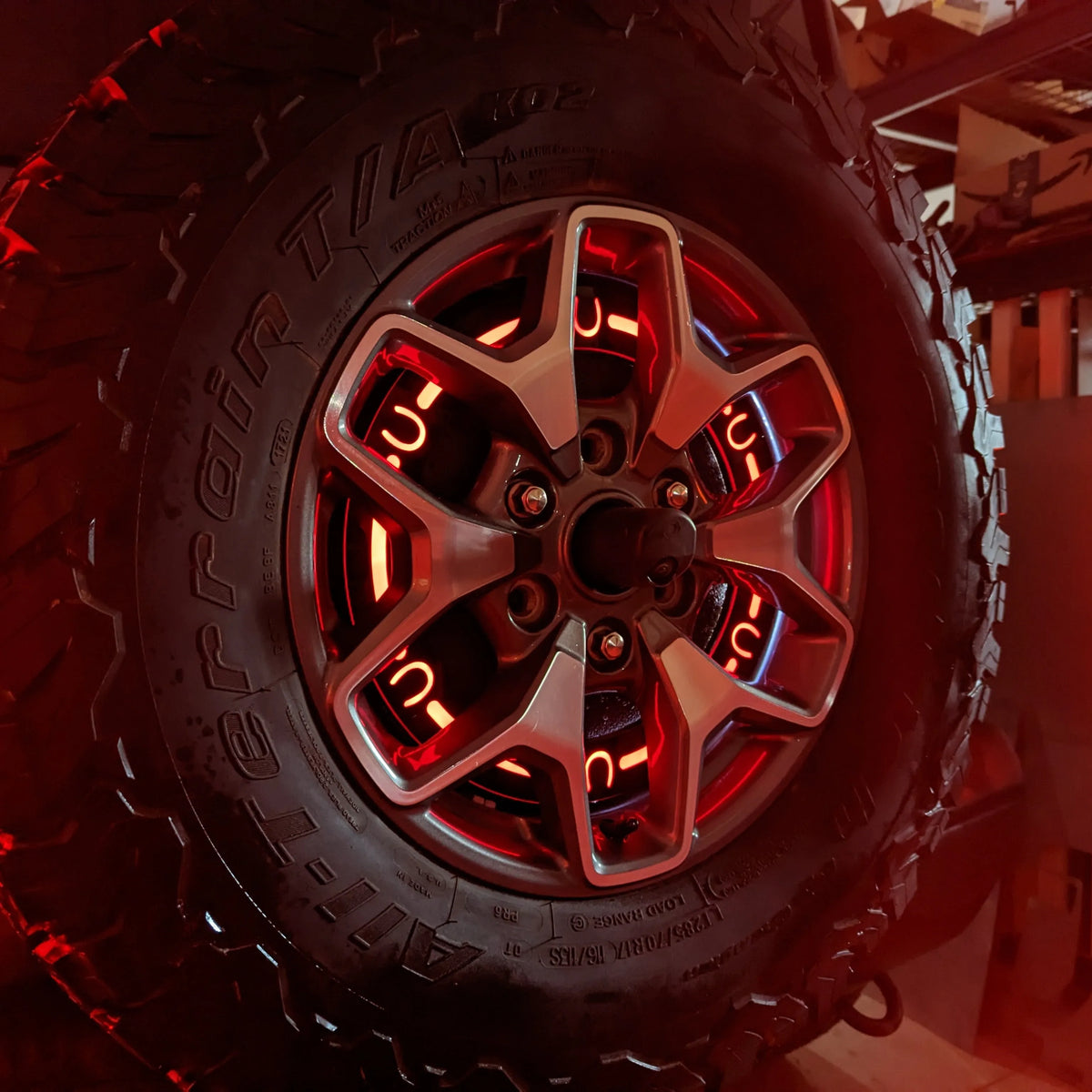 Anillo de luz de freno LED para llanta de repuesto - Herraduras - Se adapta a la rueda Bronco® 2021+ como se muestra