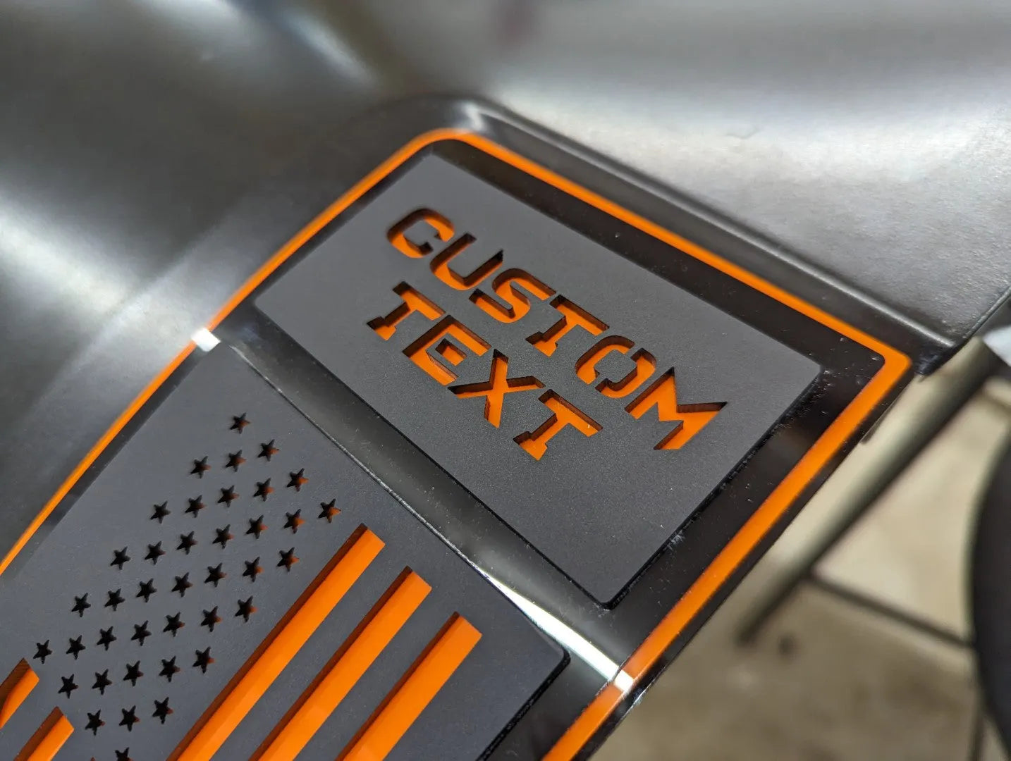 Juego de insignias LED para guardabarros con texto personalizado y bandera estadounidense: compatible con Ford® Maverick® 2022+, totalmente personalizable