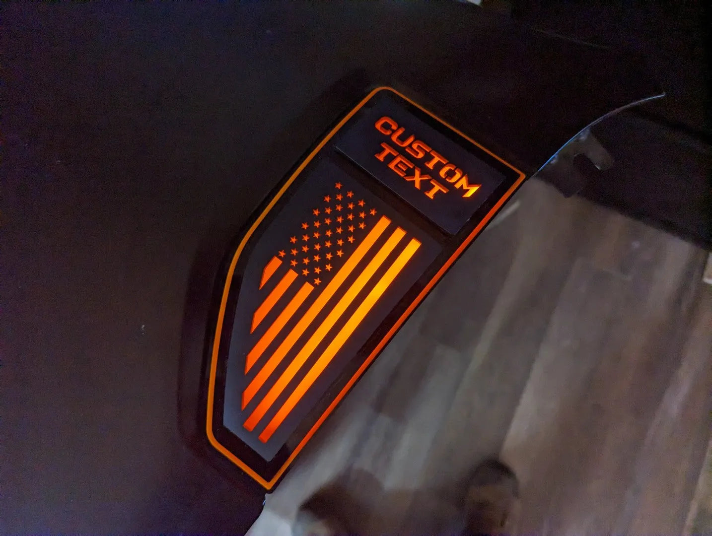 Juego de insignias LED para guardabarros con texto personalizado y bandera estadounidense: compatible con Ford® Maverick® 2022+, totalmente personalizable