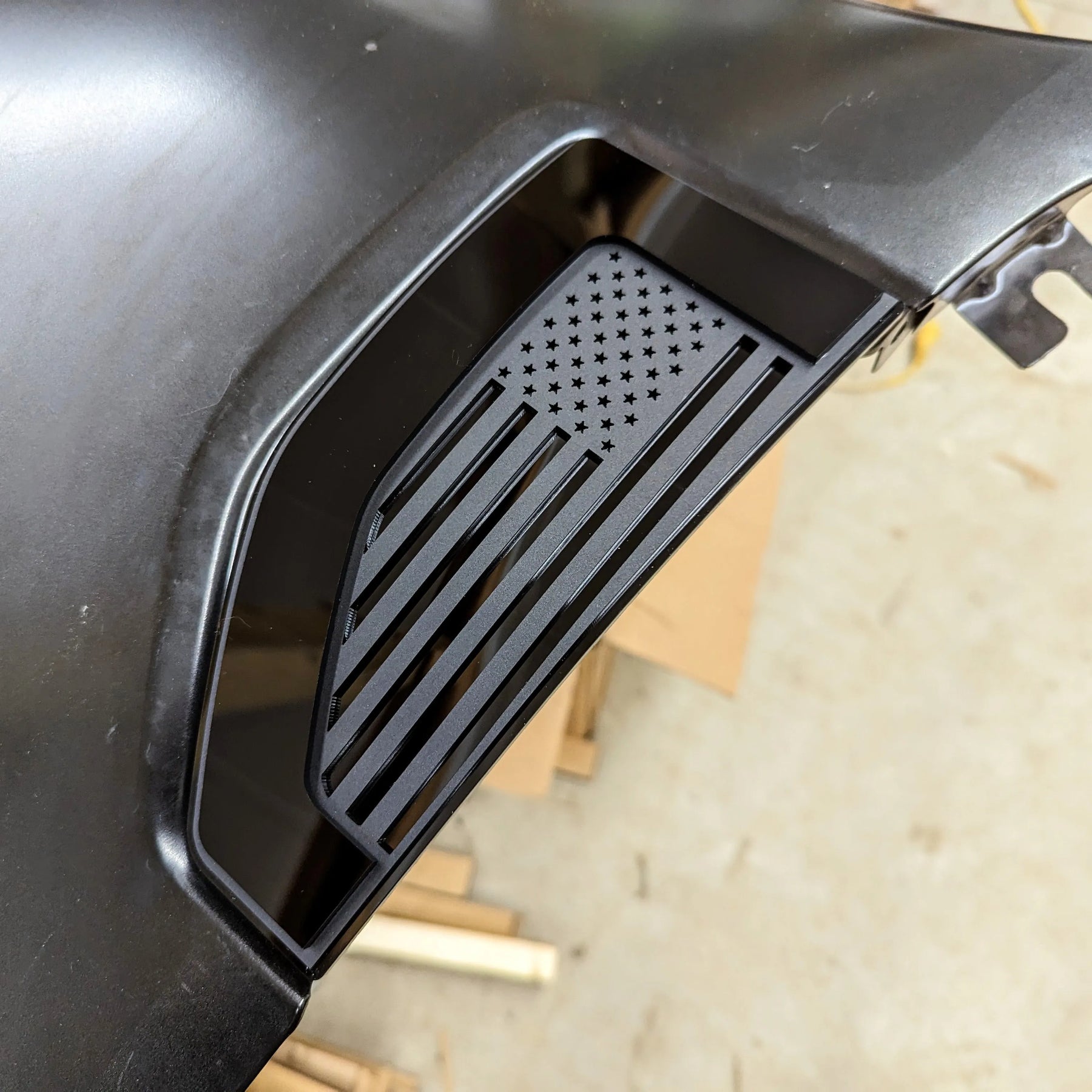 Juego de insignias para guardabarros con la bandera estadounidense, color negro, compatible con Ford® Maverick® 2022+