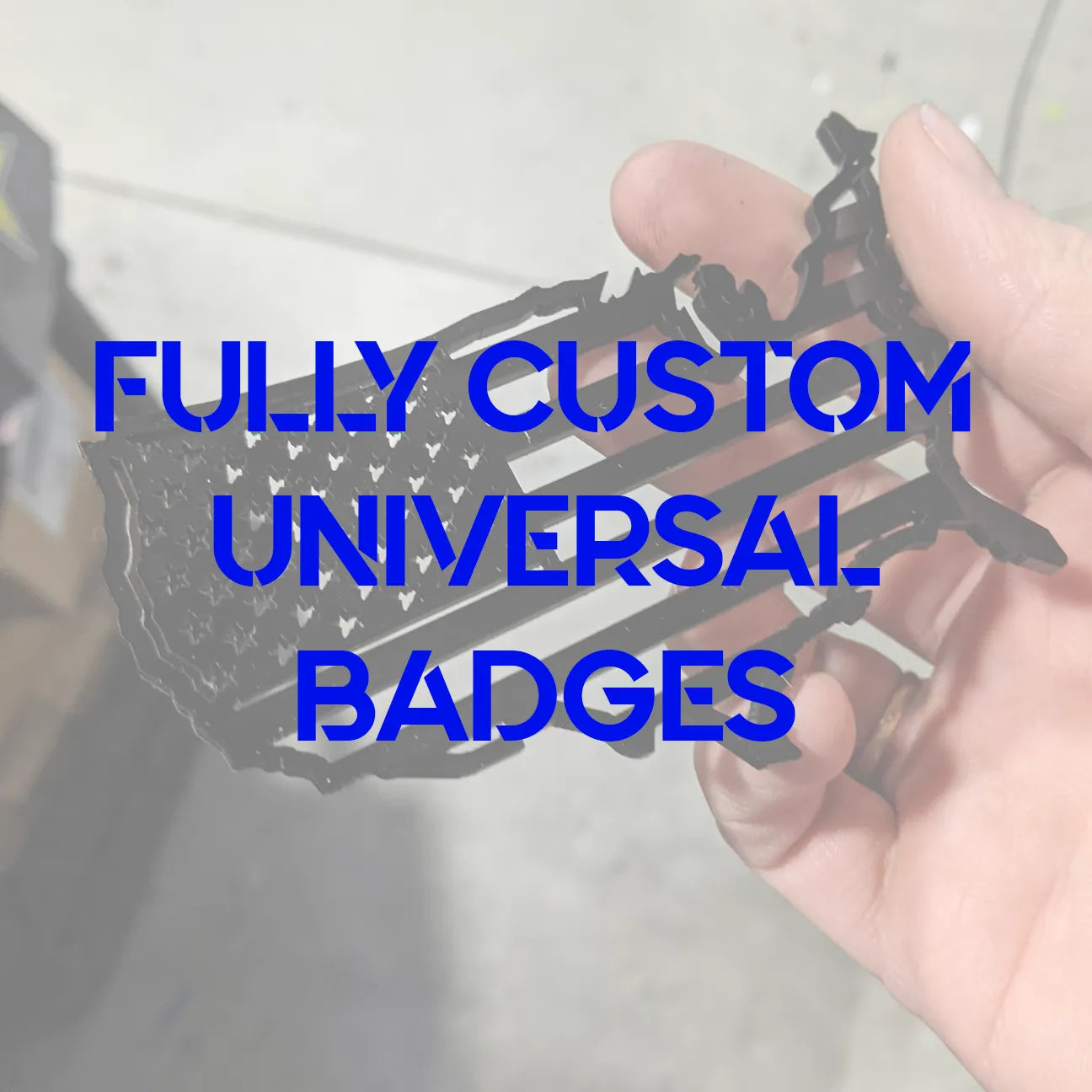 Insignia universal PERSONALIZADA: se monta en cualquier superficie plana