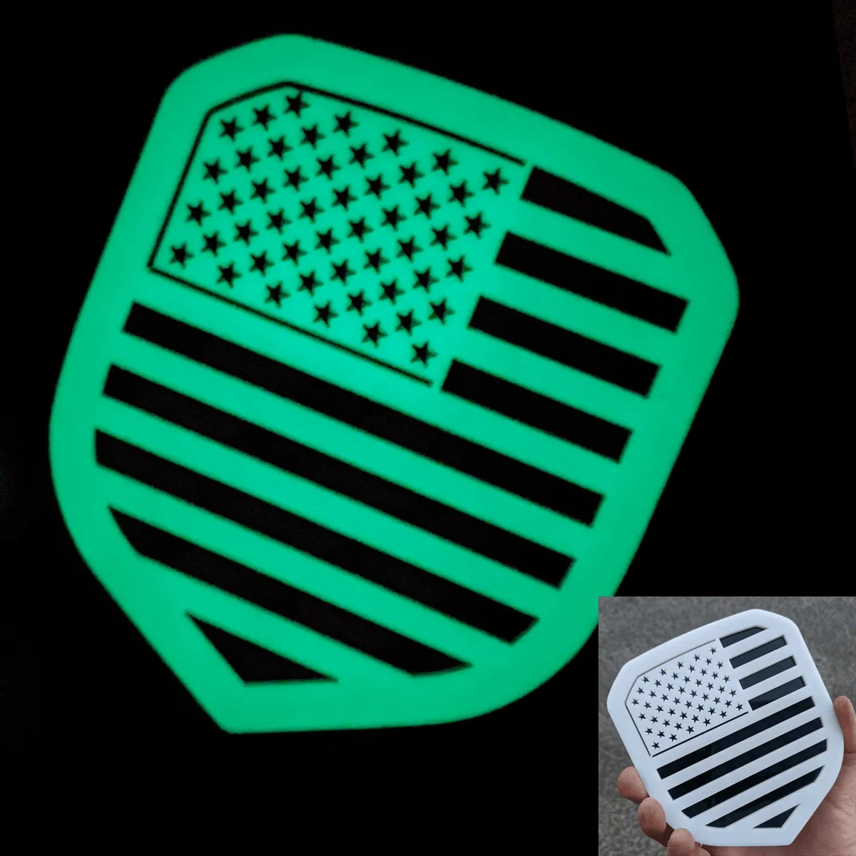 Insignia de la bandera estadounidense: compatible con la parrilla Dodge® Ram® 2013-2018 -1500, 2500, 3500 - Brilla sobre negro