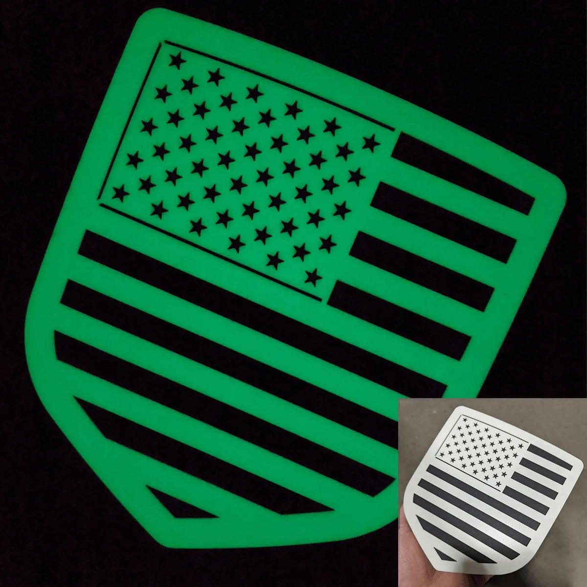 Insignia de la bandera estadounidense: compatible con portón trasero Dodge® Ram® 2009-2018 -1500, 2500, 3500 - Negro mate brillante