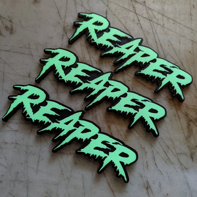 Insignia de vehículo con texto personalizado - Fuente Drip - Doble capa - Múltiples opciones de colores disponibles