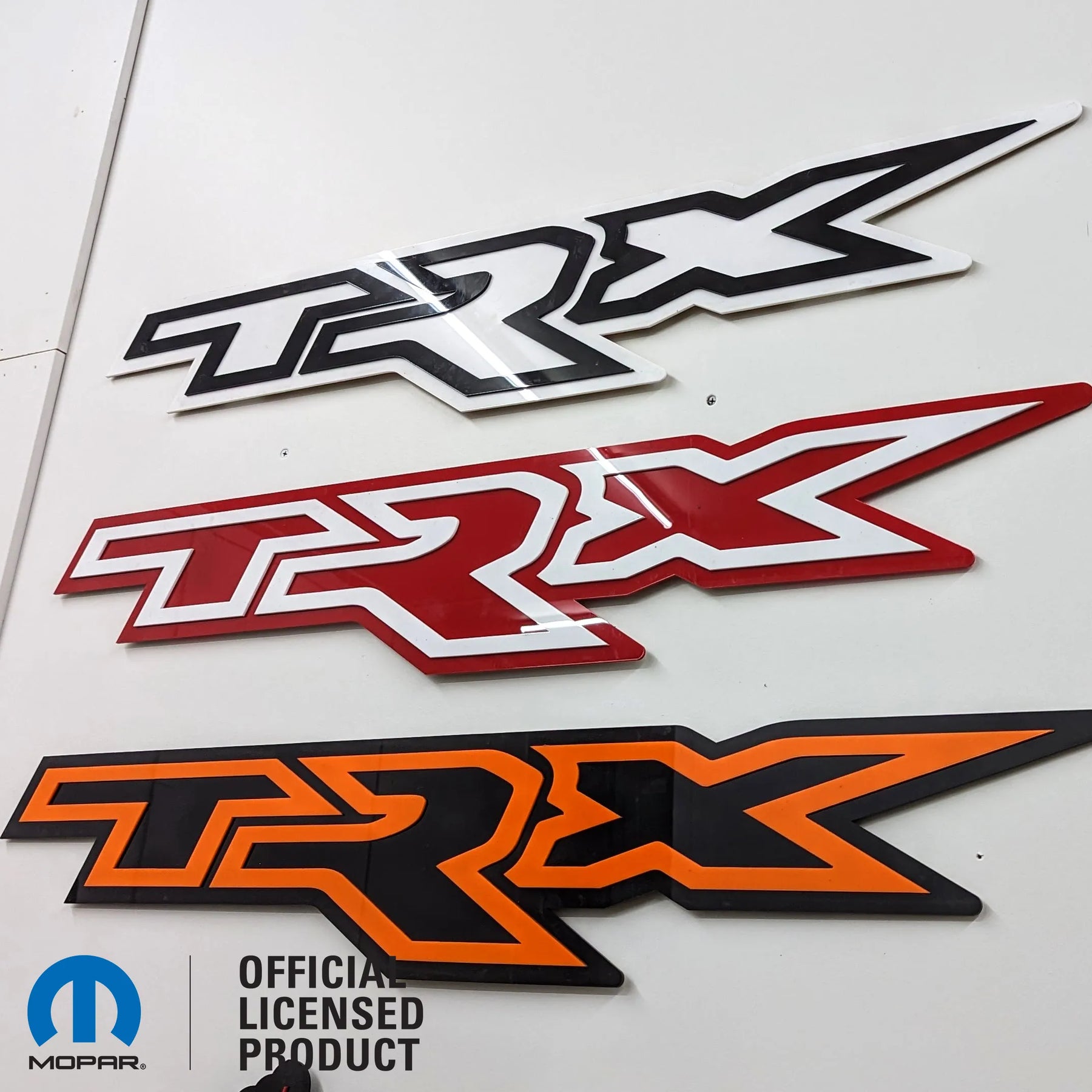 Letrero de pared TRX: varios colores disponibles; producto con licencia oficial