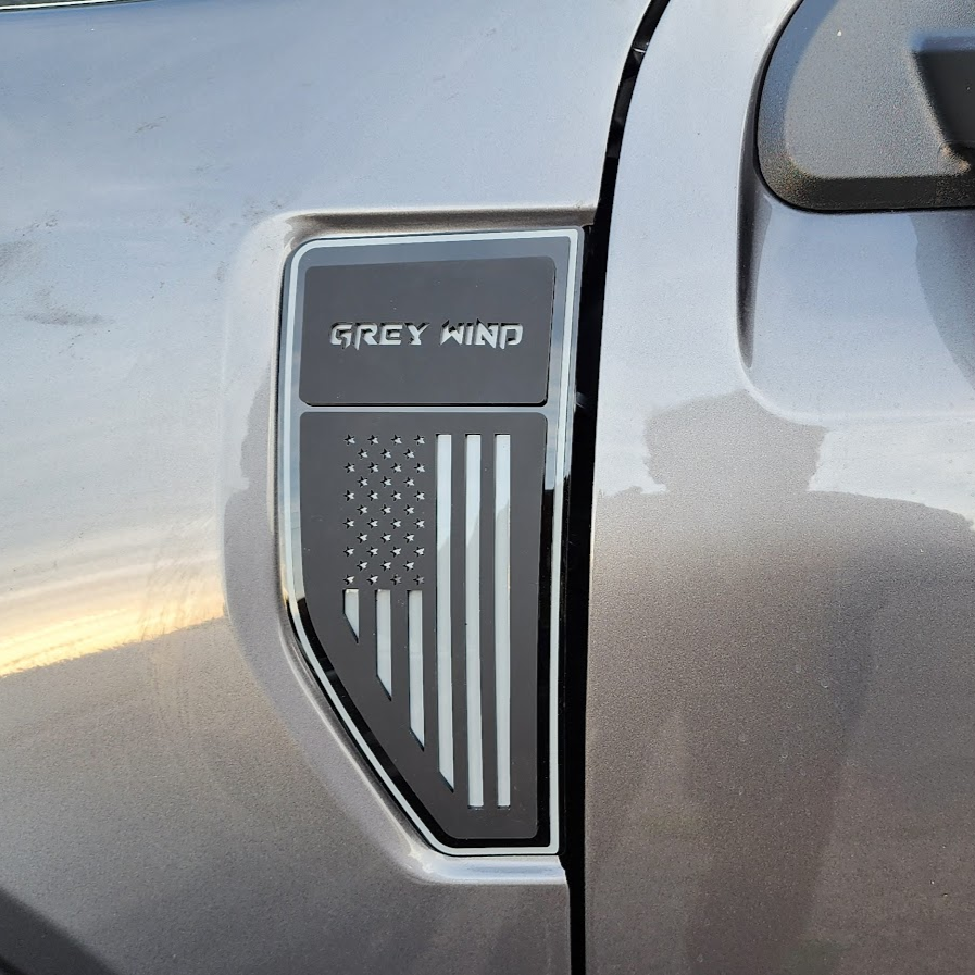 Ensemble d'insignes de drapeau américain avec texte personnalisé - Compatible avec Ford® Maverick® 2022+ - Entièrement personnalisable