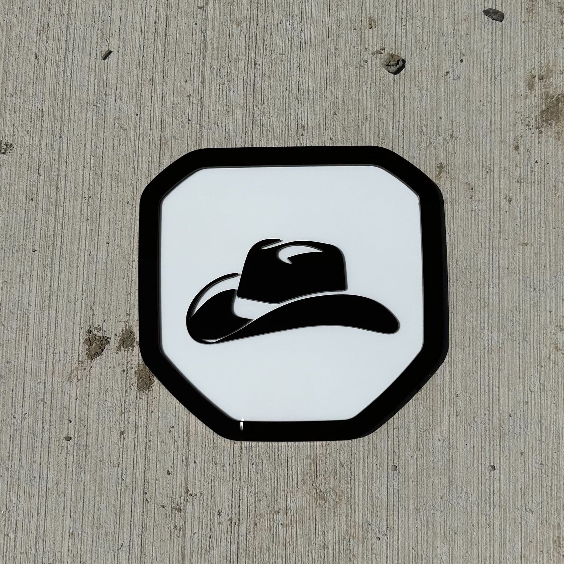 Insignia de sombrero de vaquero: compatible con Dodge® Ram® Tailgate 2019+ (5.ª generación): 1500, 2500, 3500