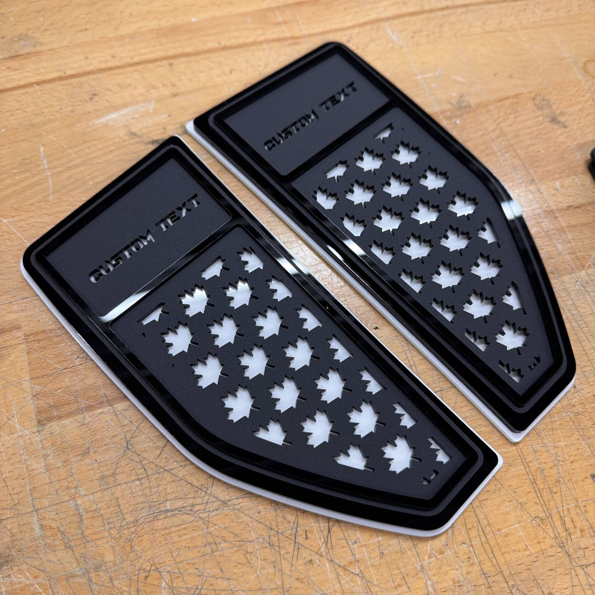Juego de insignias para guardabarros con texto personalizado y bandera estadounidense: compatible con Ford® Maverick® 2022+, totalmente personalizable