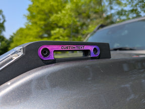 Paire d'insignes décoratifs pour cravate avant - Texte personnalisé - Compatible avec Bronco® 2021+ - Couleur complète