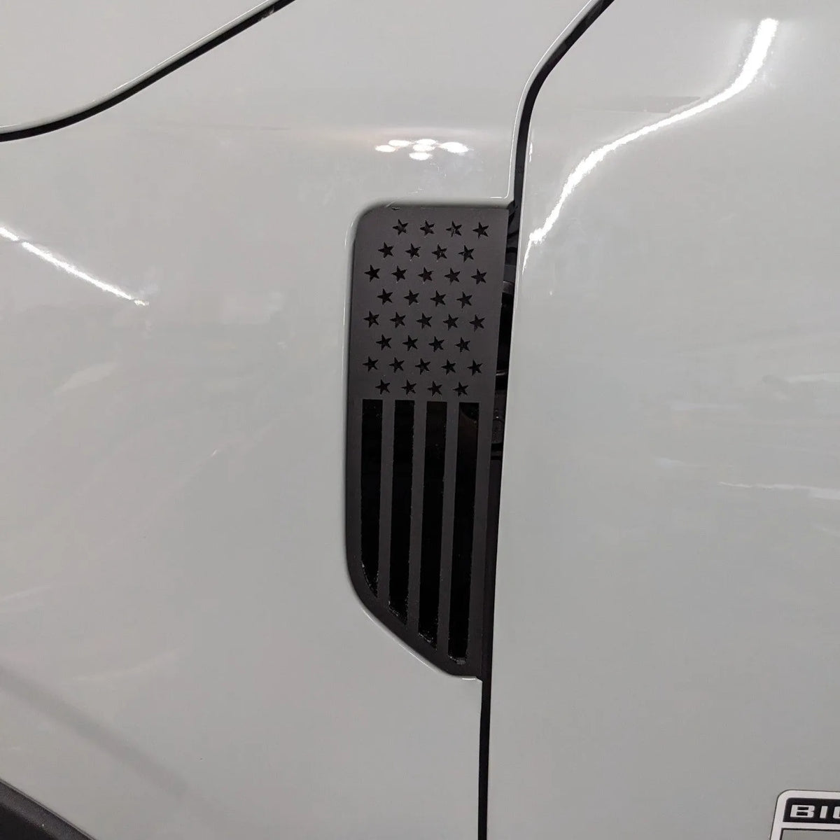 Fender Badge Replacement - American Flag - Fits 2021+ Bronco® Sport All Trims - Matte Black on Gloss Black