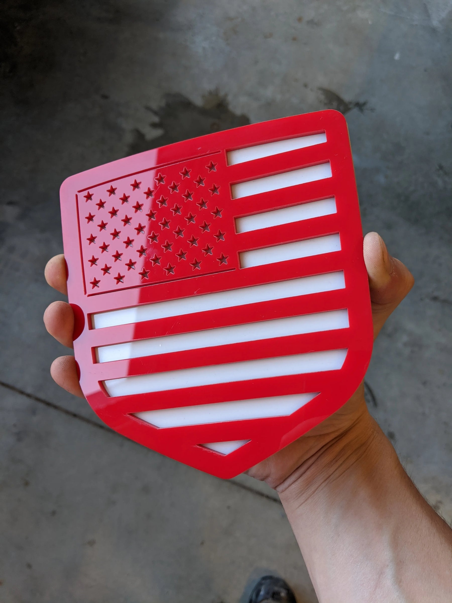 American Flag Badge - Fits 2009-2018 Dodge® Ram® Tailgate -1500, 2500, 3500 - Red on White