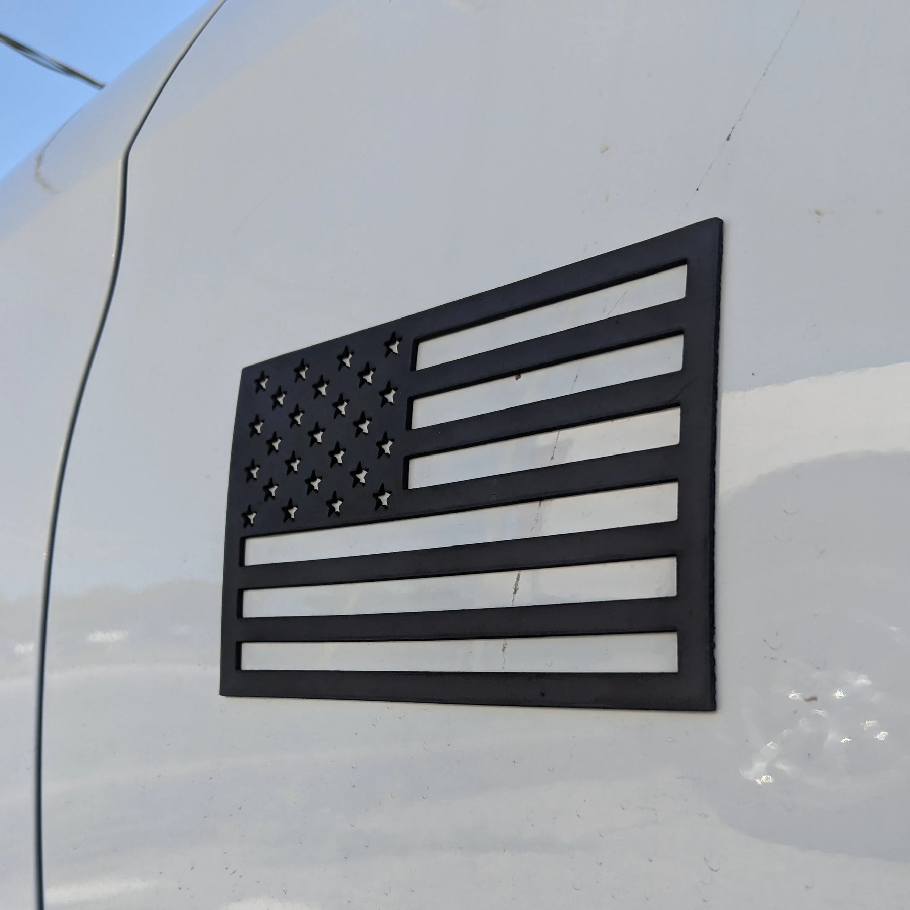 CUT OUT CAR/TRUCK AMERICAN FLAG MAGNET - THICK, QUALITY STOCK -1/16" x 3.75"x6"