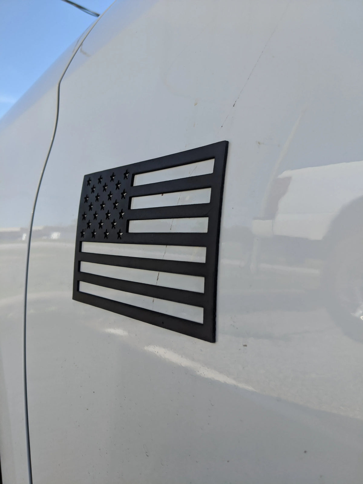 CUT OUT CAR/TRUCK AMERICAN FLAG MAGNET - THICK, QUALITY STOCK -1/16" x 3.75"x6"