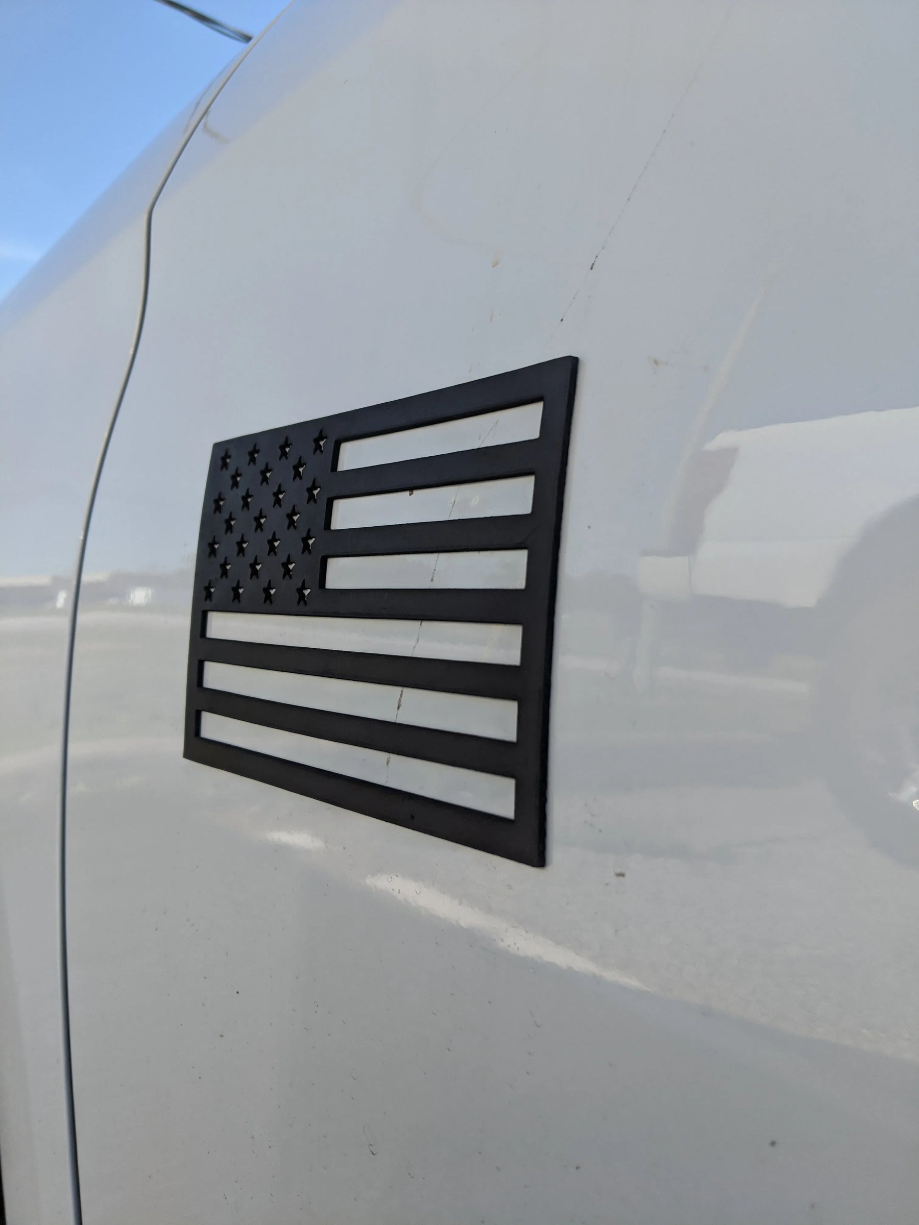 CUT OUT CAR/TRUCK AMERICAN FLAG MAGNET - THICK, QUALITY STOCK -1/16" x 3.75"x6"