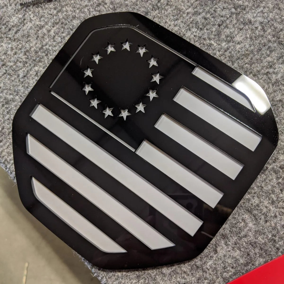 Betsy Ross American Flag Badge - Fits 2019+ (5th Gen) Dodge® Ram® Tailgate -1500, 2500, 3500 - Black on White