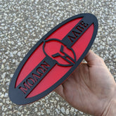 Insignia Molon Labe: se adapta a la parrilla o al portón trasero de modelos F150® 2015-2019: negra sobre rojo