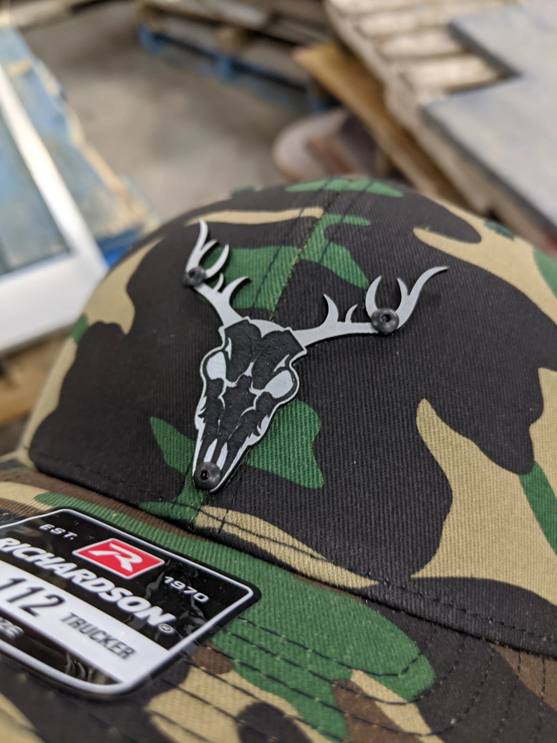 Buck Skull Badge Hat - Brushed and Black Badge
