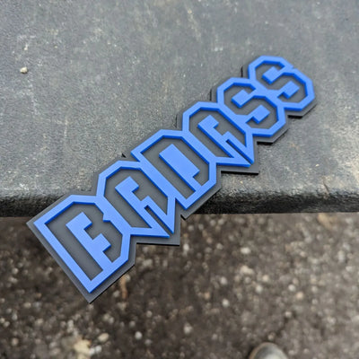 Insignia de vehículo con texto personalizado: fuente en forma de recuadro: opciones de varios colores disponibles