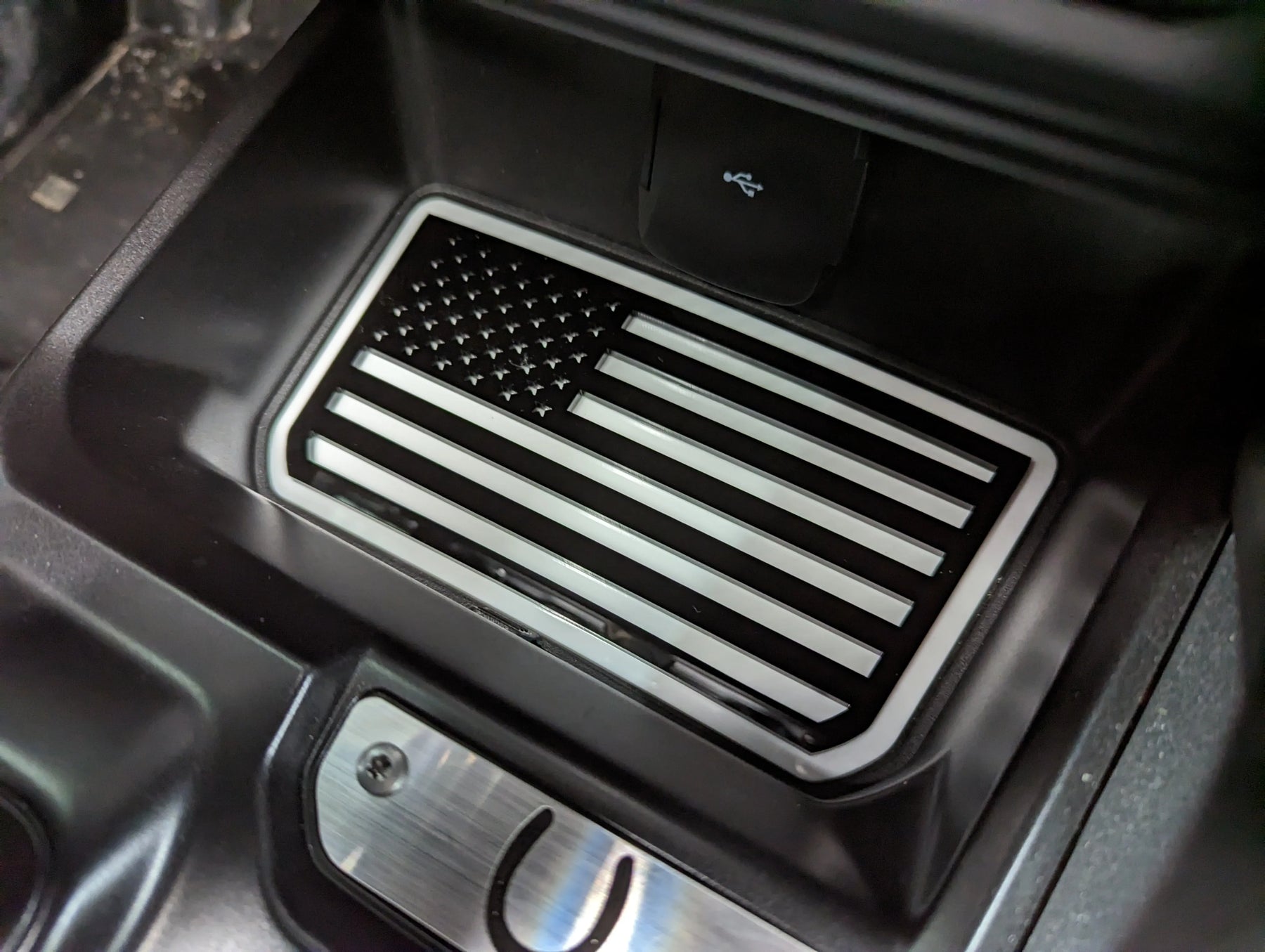 Console Storage Pocket Inlay Badge - American Flag - Fits 2021+ Bronco® (Automatic) - Multiple Colors Available